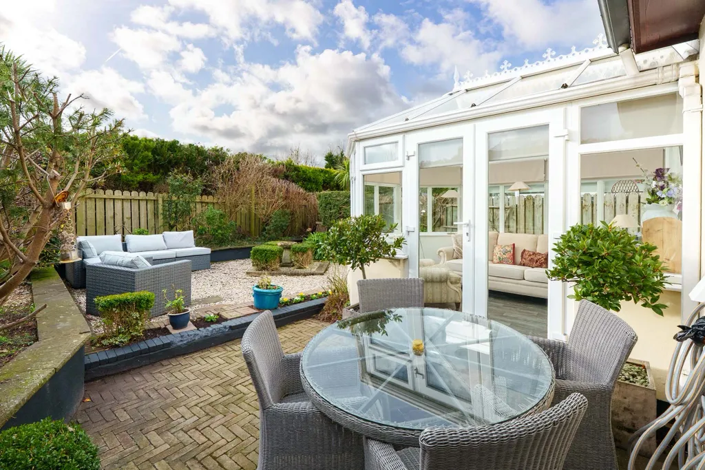 Property photo 3 of 20