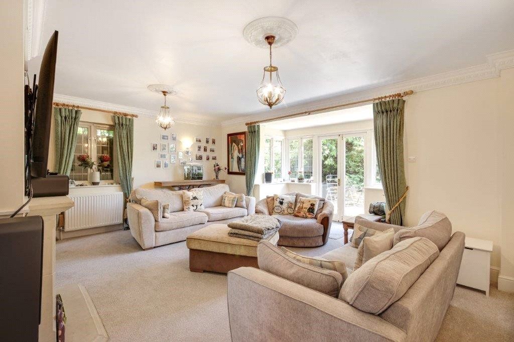 Property photo 2 of 14 Sitting Room