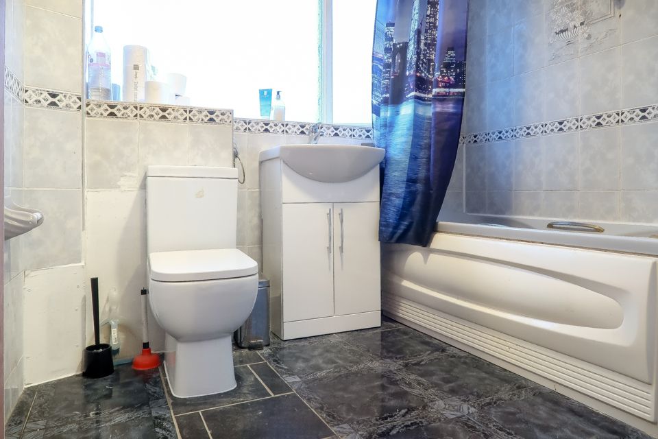 Property photo 3 of 7