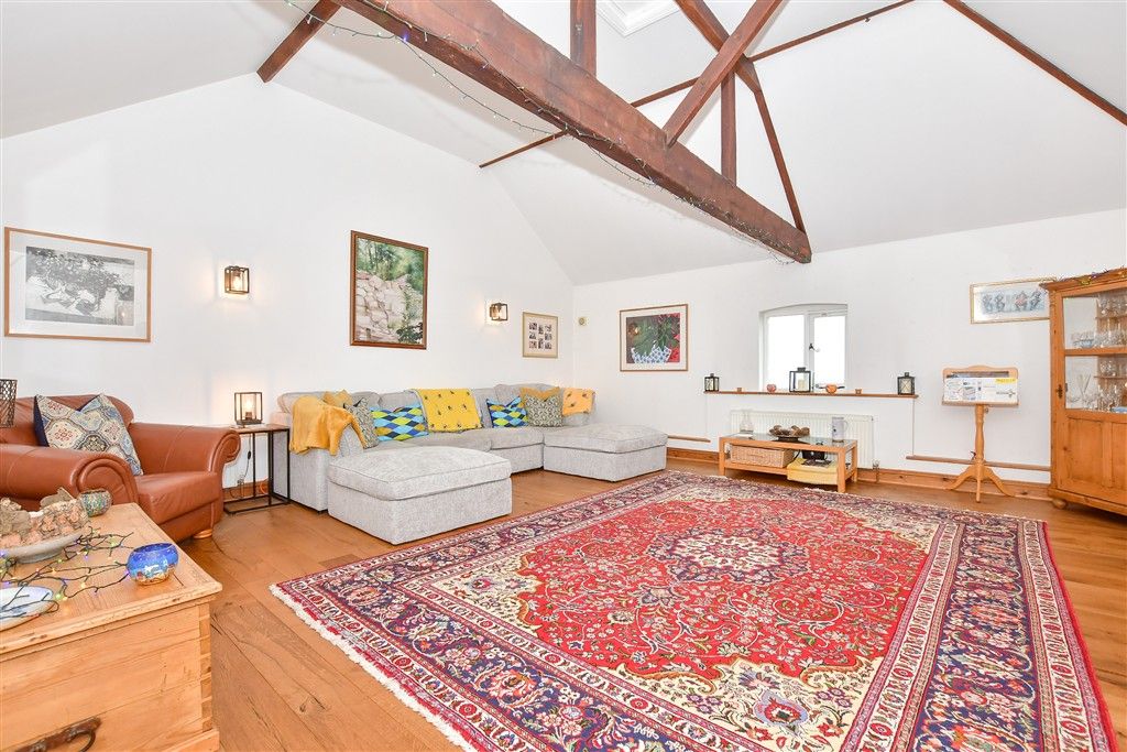 Property photo 2 of 21 Lounge