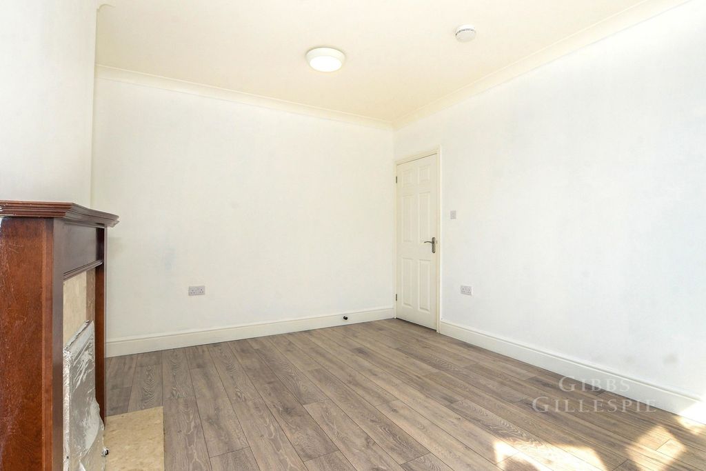 Property photo 3 of 16 Pbox-Img.Jpg