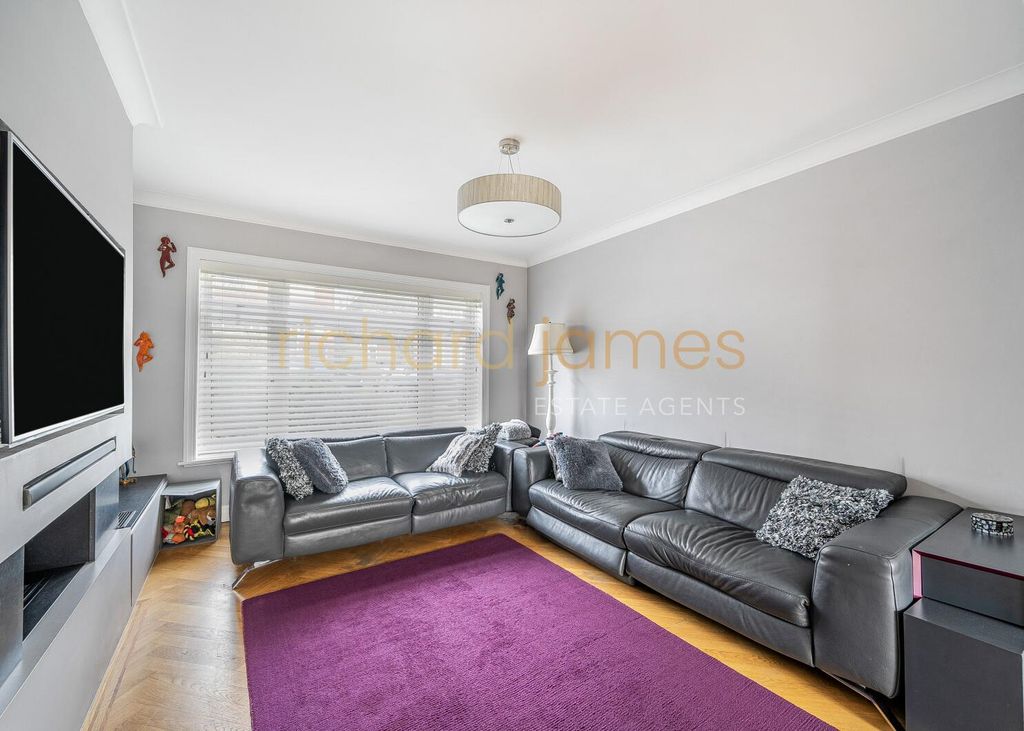 Property photo 3 of 20 0d415A51-317E-4B92-90Fe-6F300Fba9ce6.Jpg