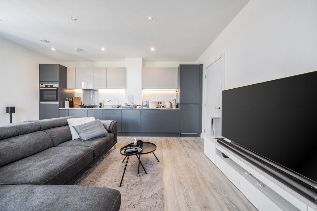 Property photo 3 of 19 1492721-10-6A59F9...