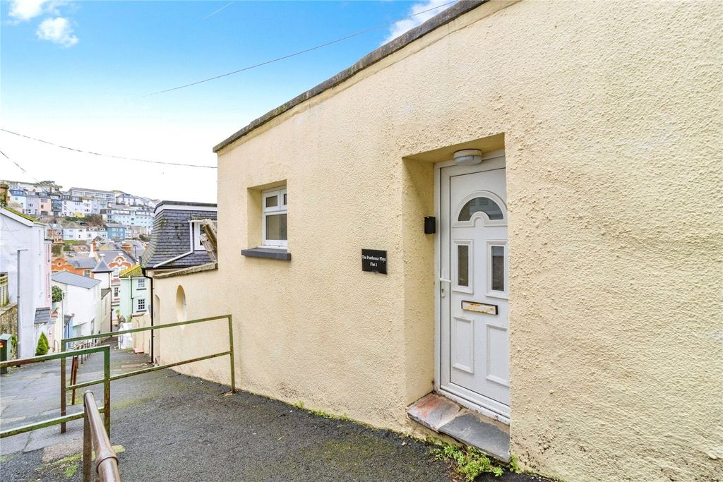 Property photo 2 of 12 Picture No. 02