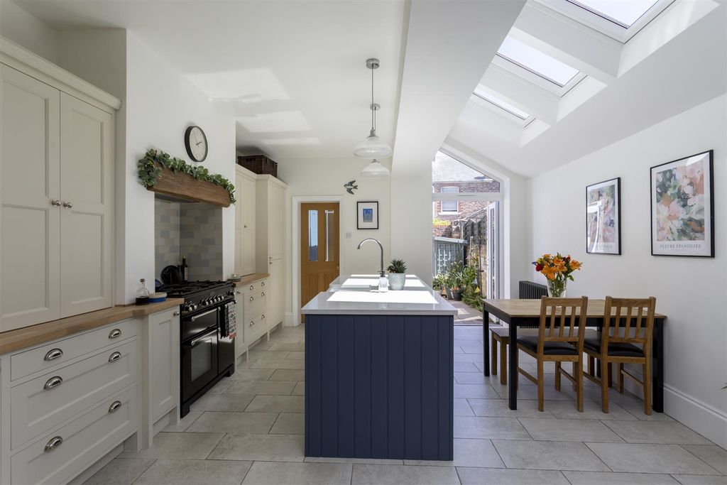 Property photo 3 of 45 176_Bishopthorpe_Road_32.Jpg