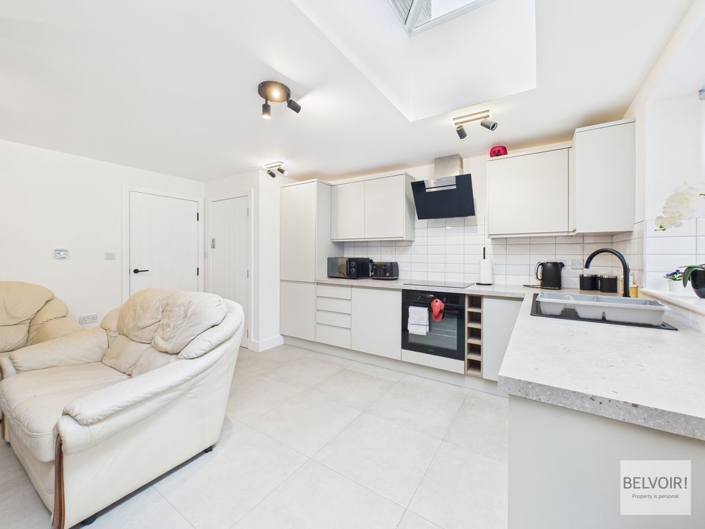 Property photo 2 of 33