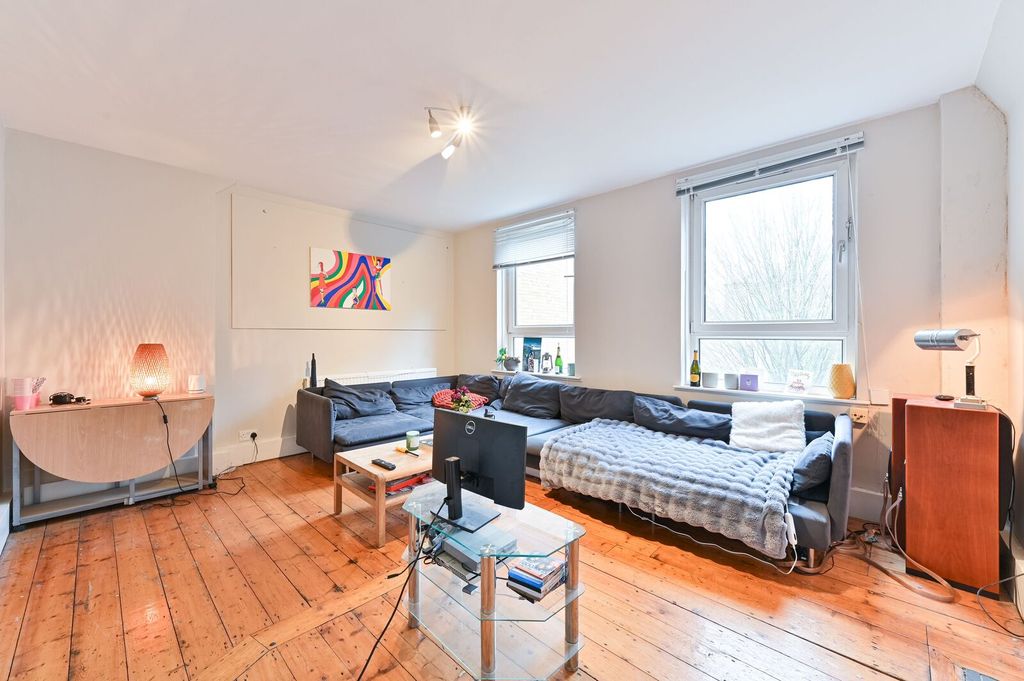 Property photo 2 of 12