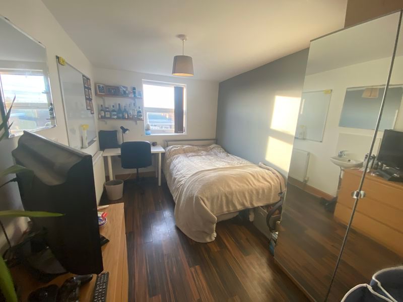 Property photo 3 of 10 Photo 9