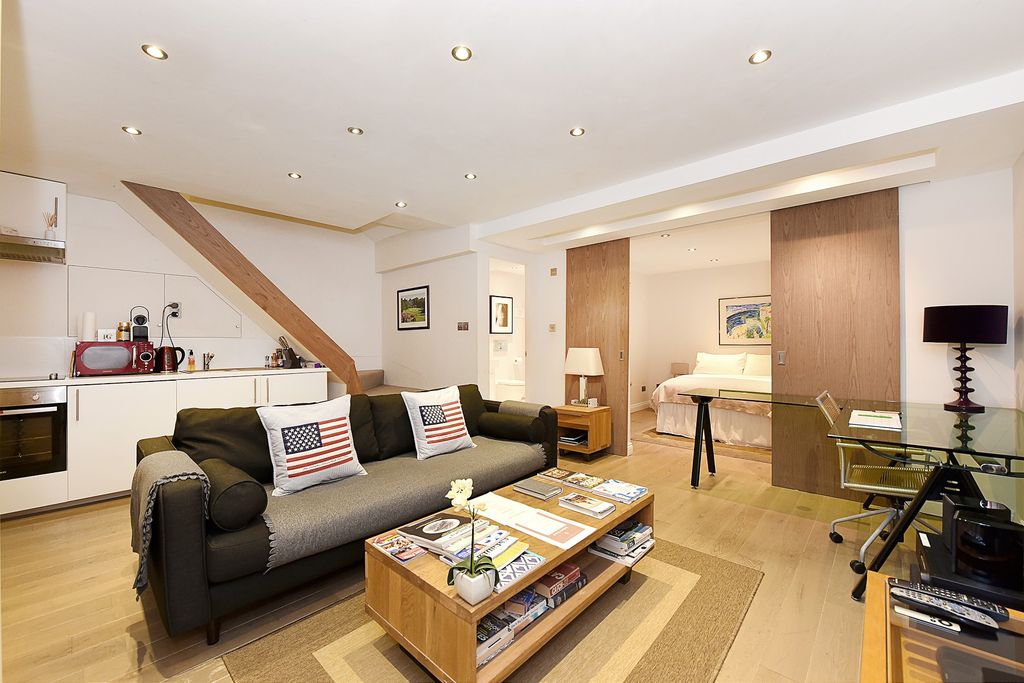 Property photo 3 of 8 Picture 3