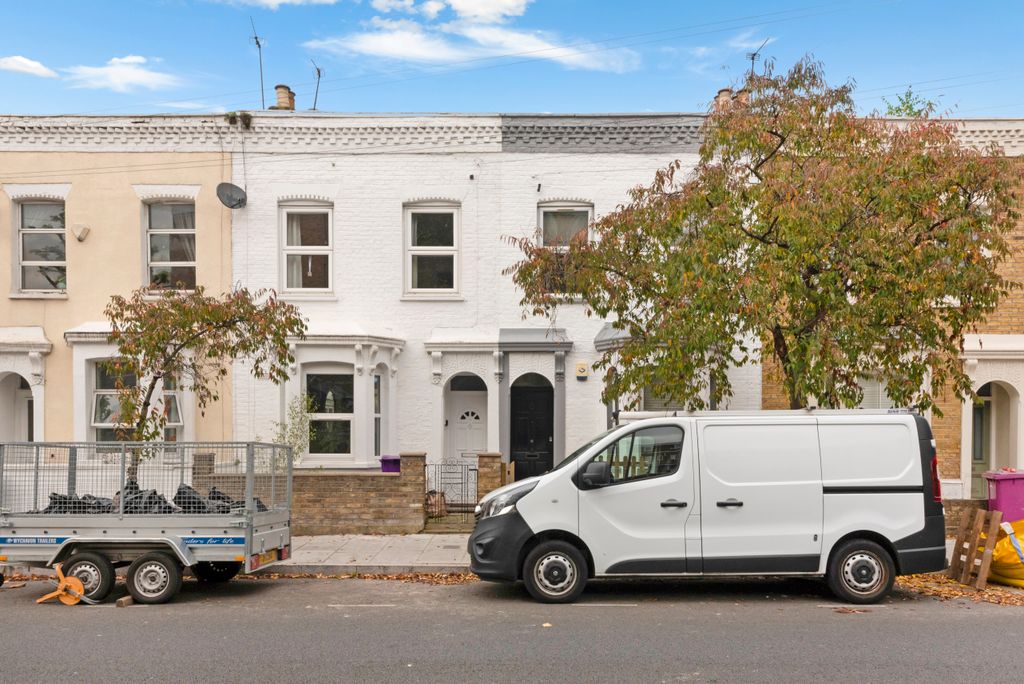 Property photo 2 of 22