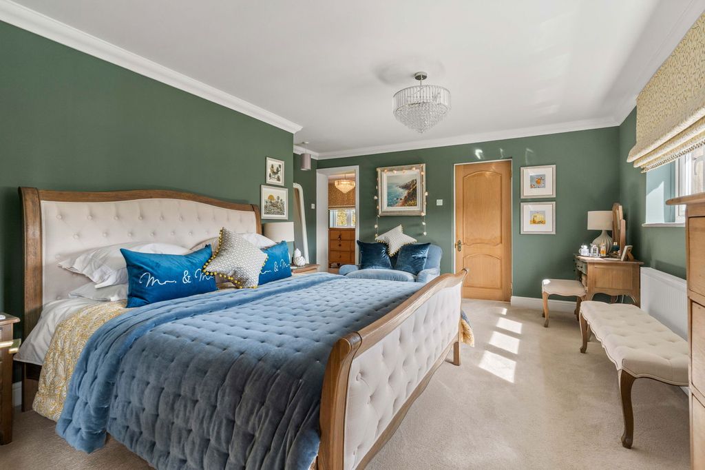 Property photo 3 of 55