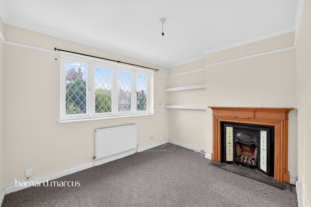 Property photo 3 of 20