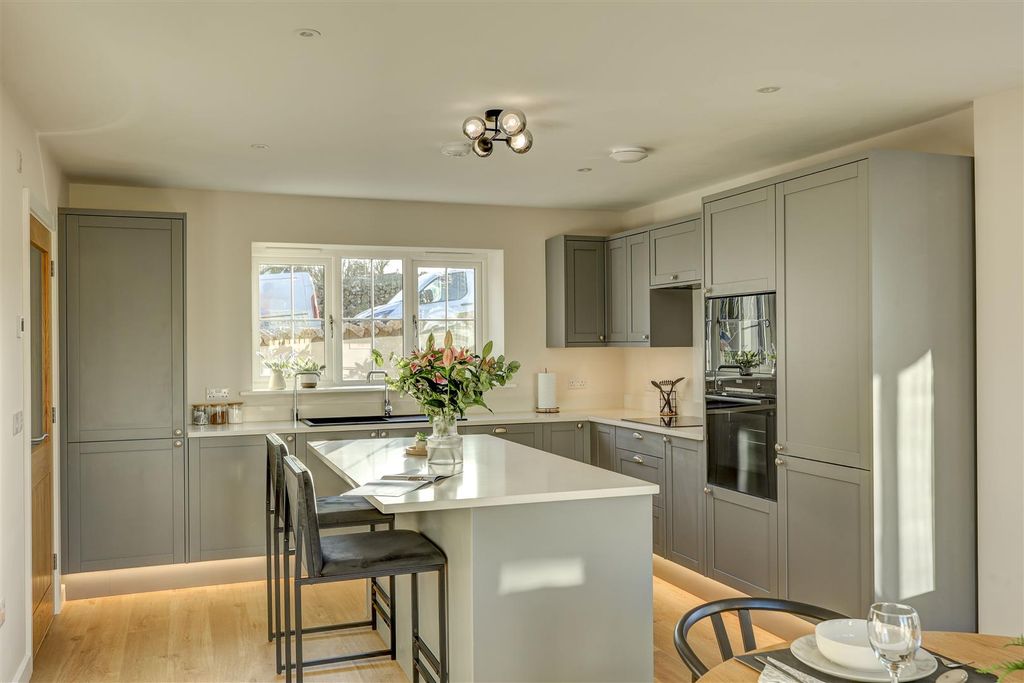 Property photo 2 of 9 Kitchen Example