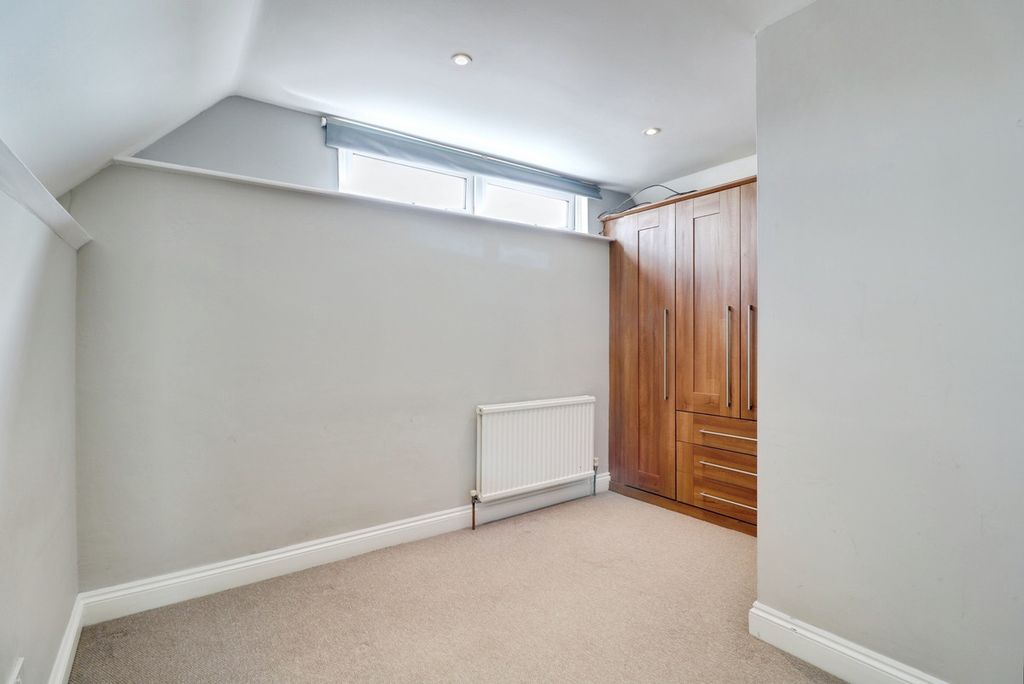 Property photo 2 of 23