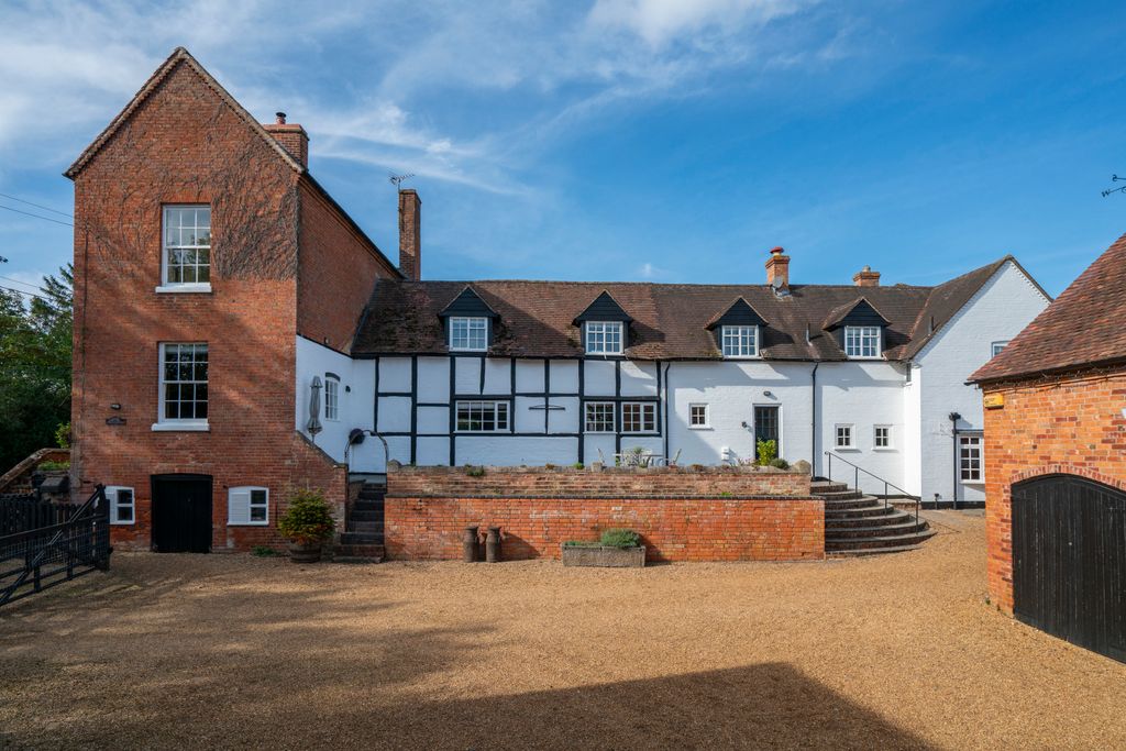 Property photo 1 of 30 House From Courtyard