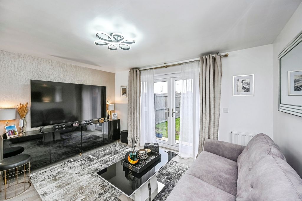 Property photo 2 of 15 Photo