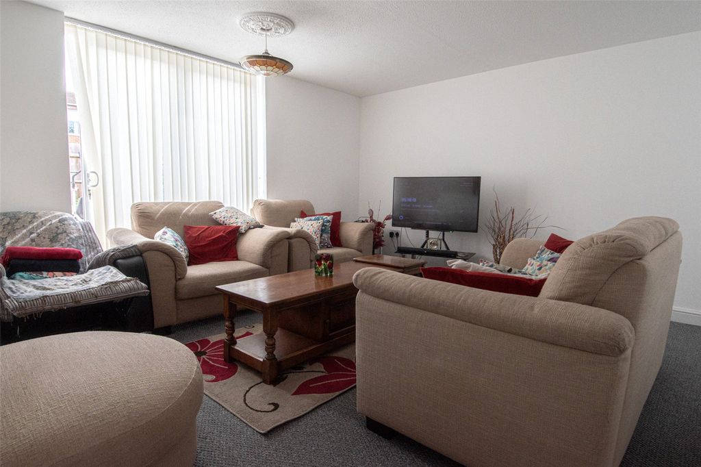 Property photo 3 of 11 Picture No. 06