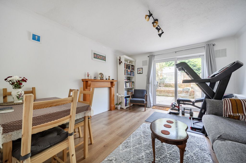 Property photo 3 of 9 1481621-12-6A350E...