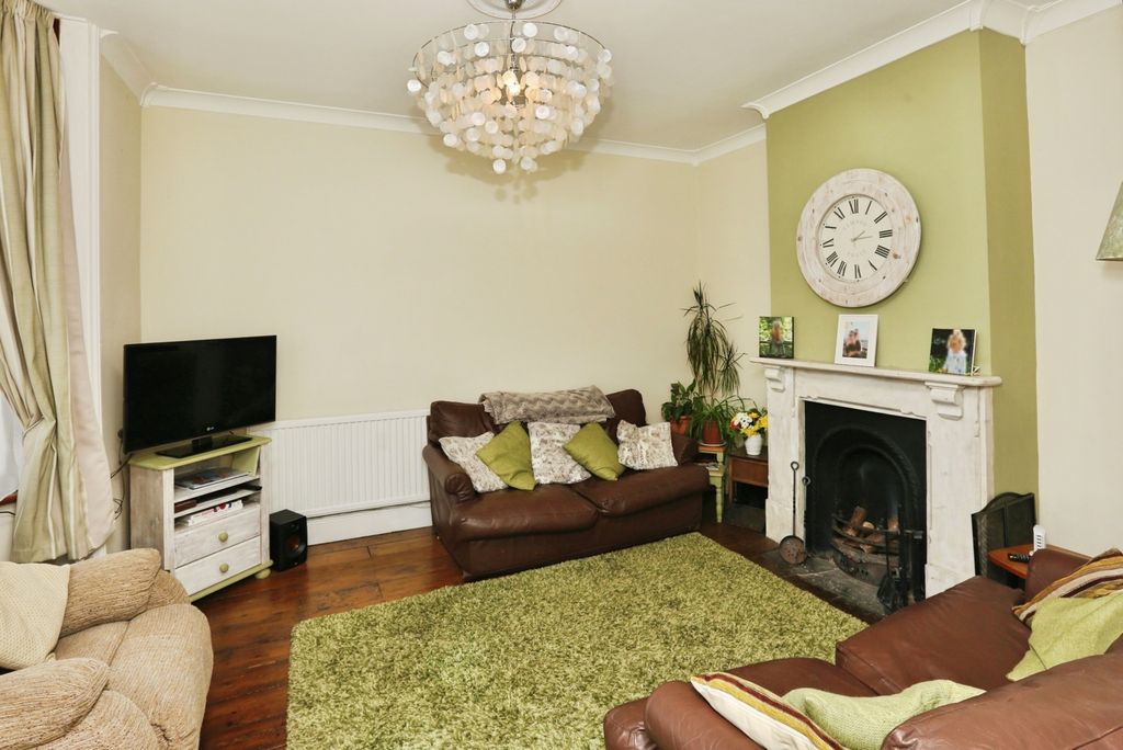 Property photo 2 of 17 Photo