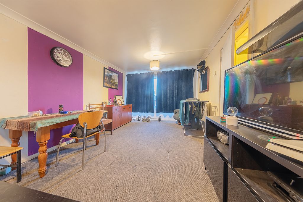 Property photo 3 of 22