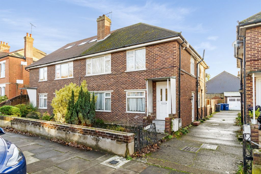 Property photo 1 of 9