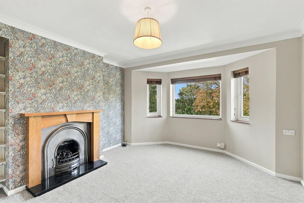 Property photo 2 of 30 25-Stmartinsroad-012.Jpg