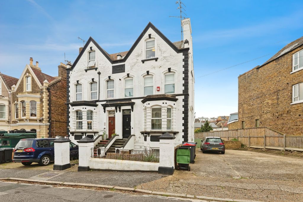 Property photo 1 of 15 Photo