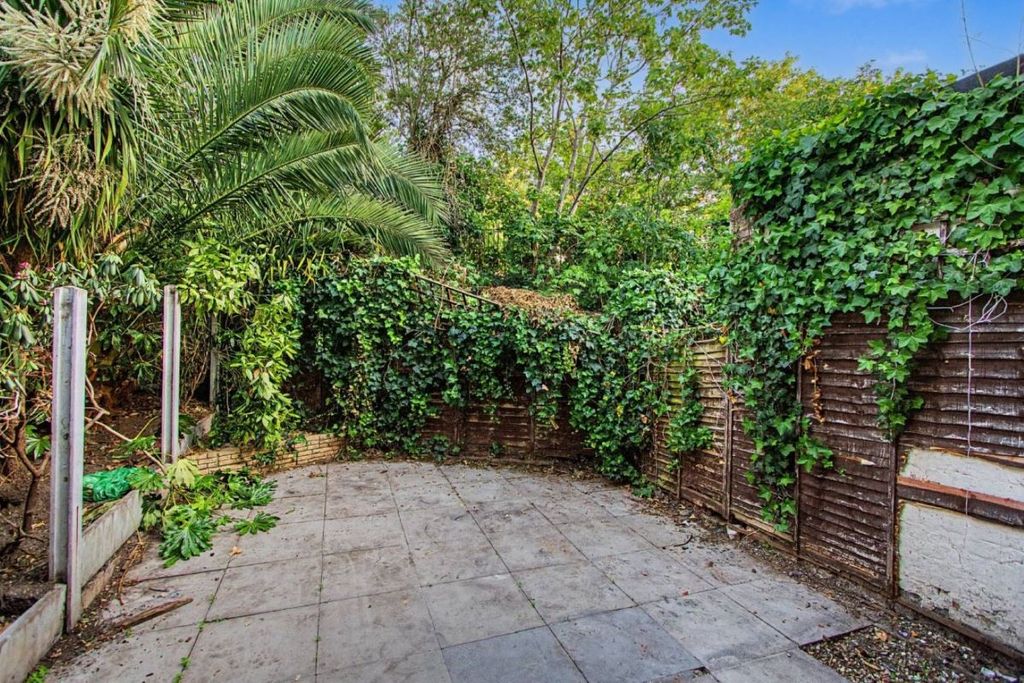 Property photo 3 of 4