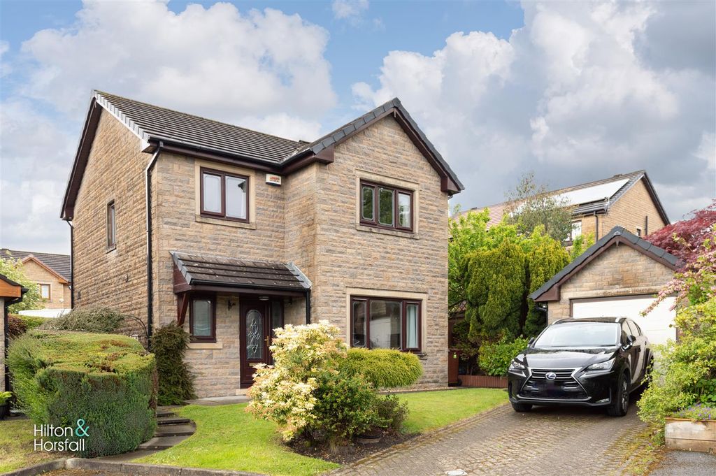 Property photo 1 of 27 Oaken Bank