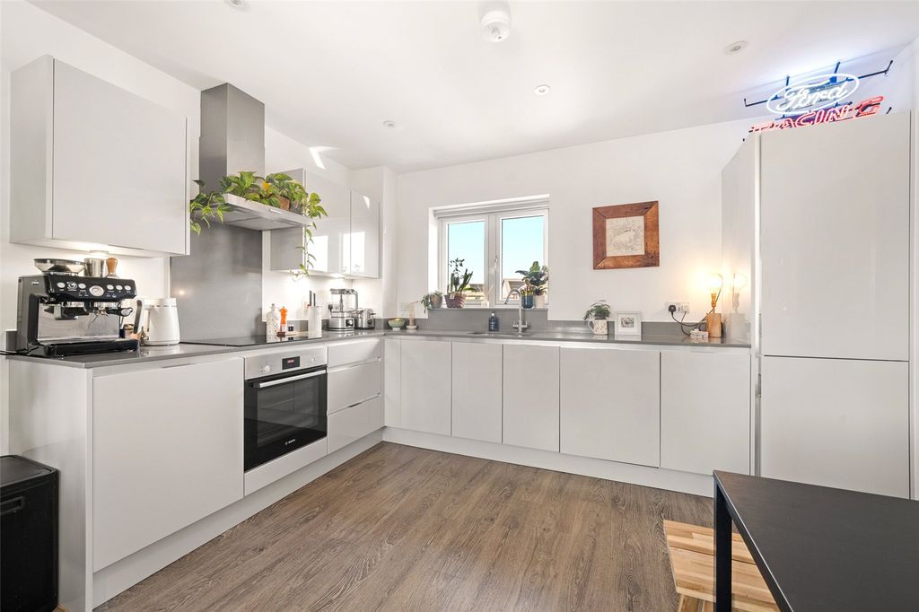 Property photo 3 of 12 Picture No. 13