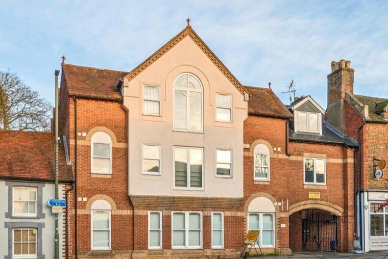 Property photo 1 of 8