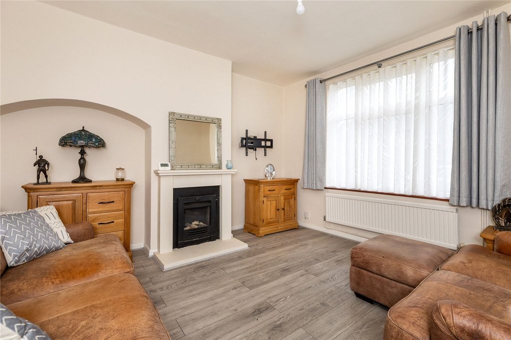 Property photo 2 of 10 Picture No. 32