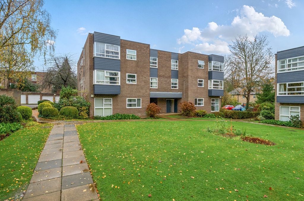 Property photo 1 of 8 Communal Garden