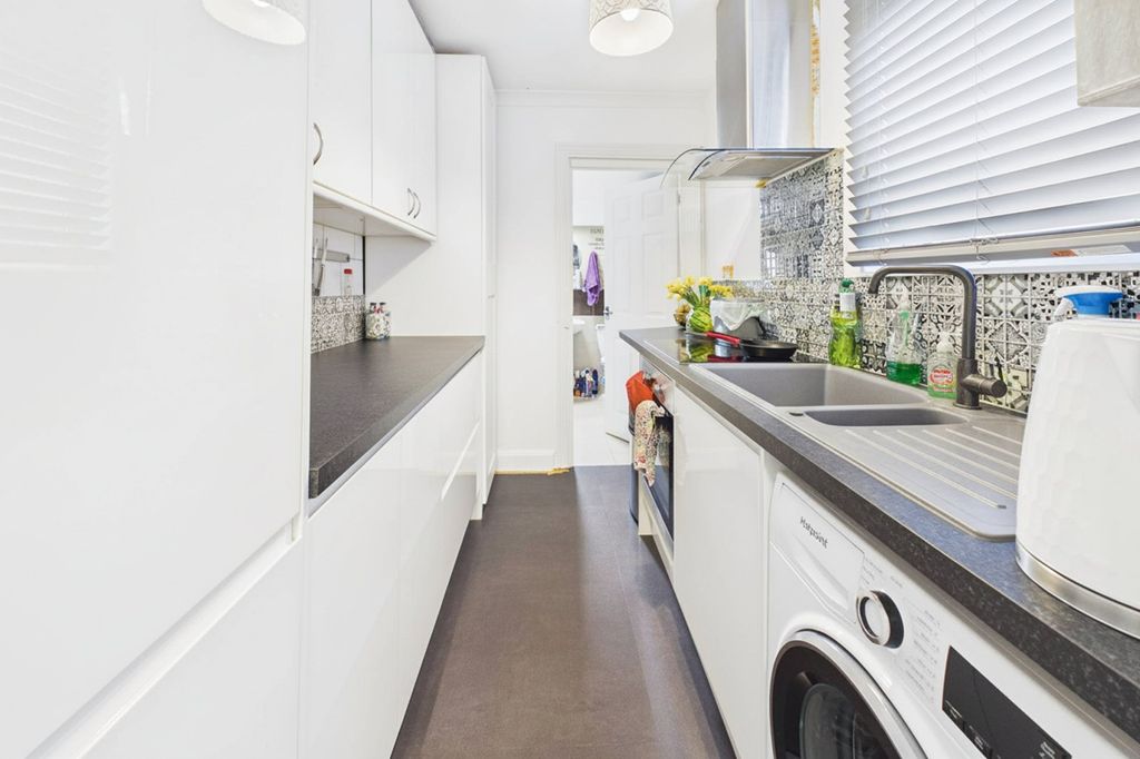 Property photo 2 of 11 Picture No. 07