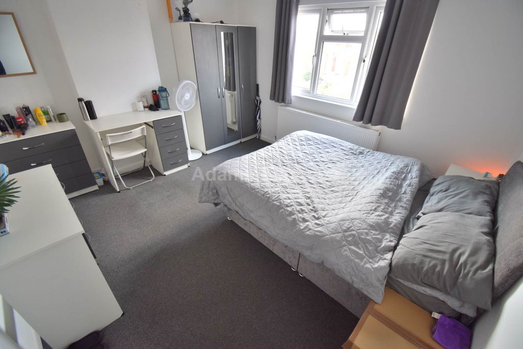 Property photo 3 of 6