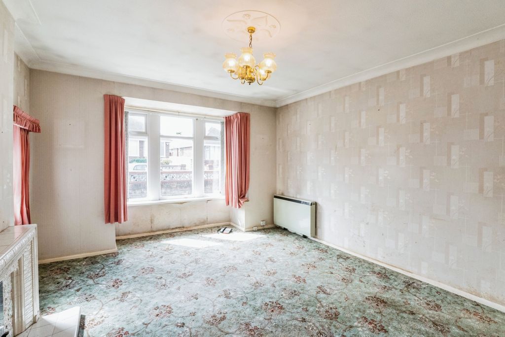 Property photo 3 of 13 Pbox-Img.Jpg