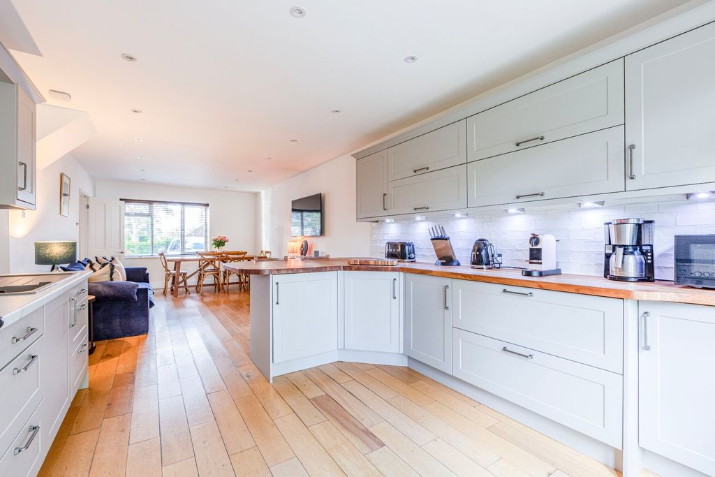 Property photo 3 of 31 Picture No. 33