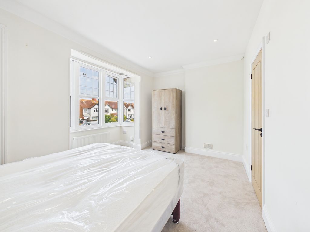 Property photo 2 of 7 Room 5 Ensuite