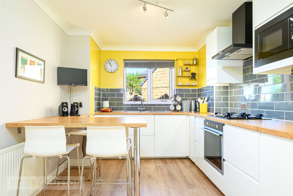 Property photo 3 of 26 Breakfast Kitchen