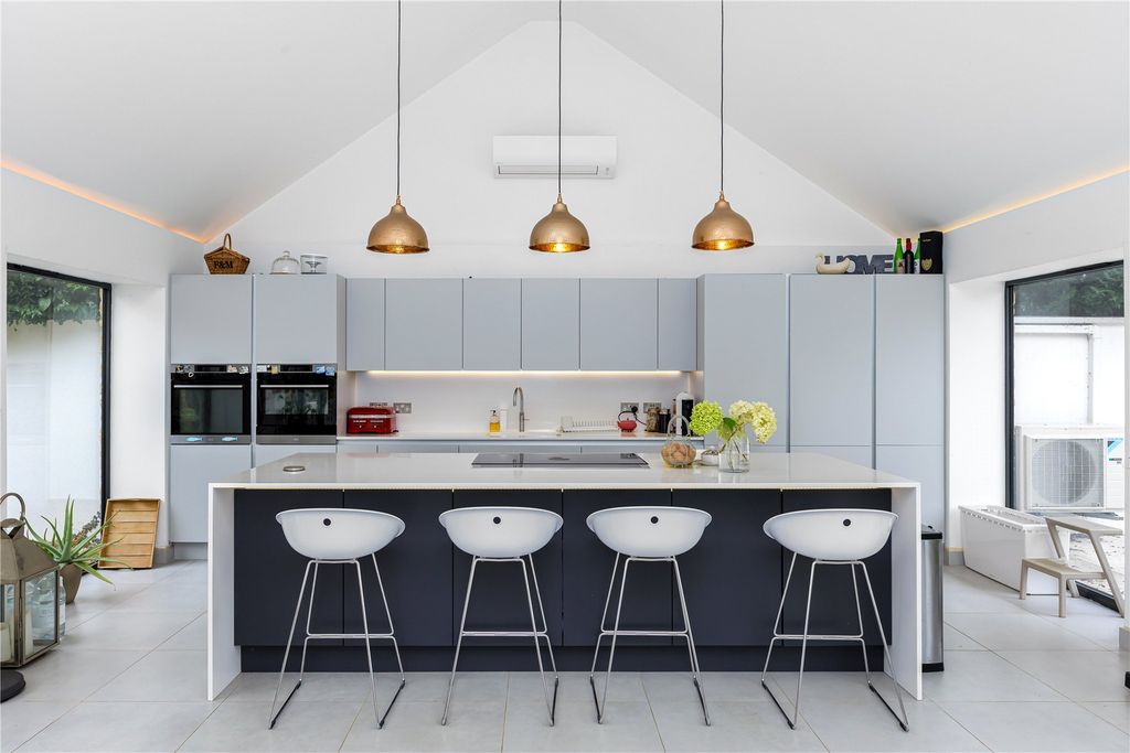 Property photo 2 of 15 Picture No. 03