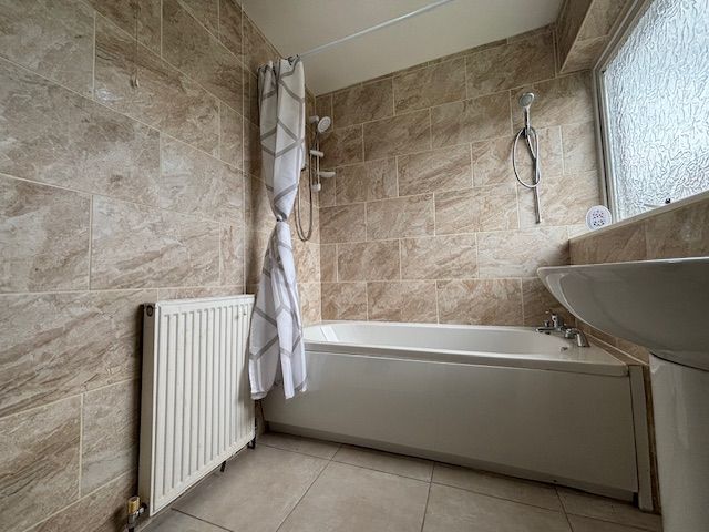 Property photo 2 of 8 Bathroom