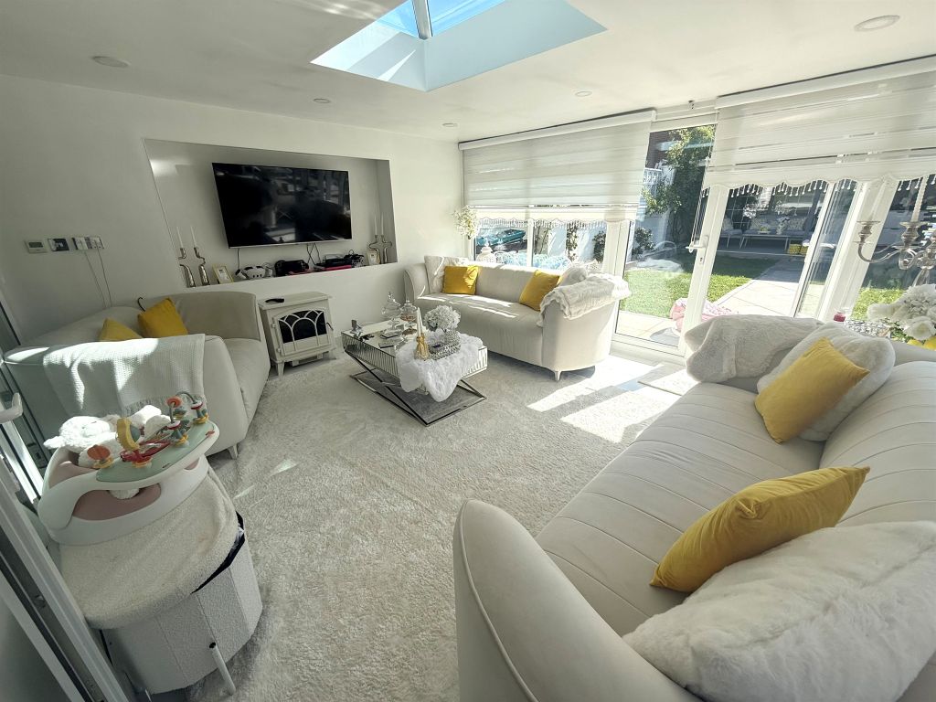 Property photo 3 of 14