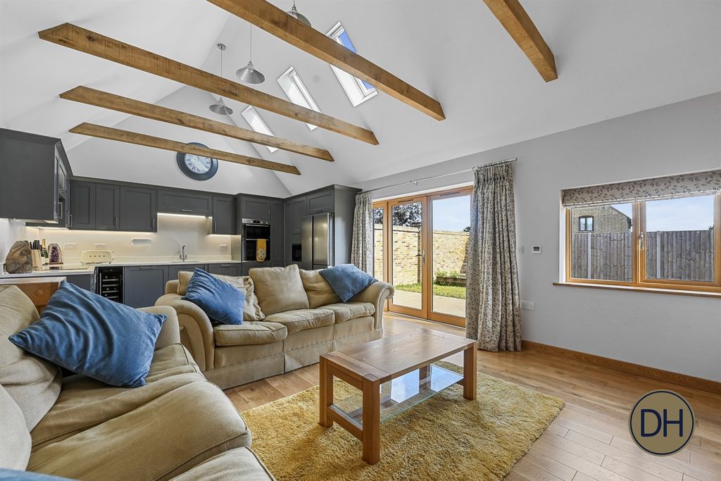 Property photo 2 of 19 Primrose Cottage