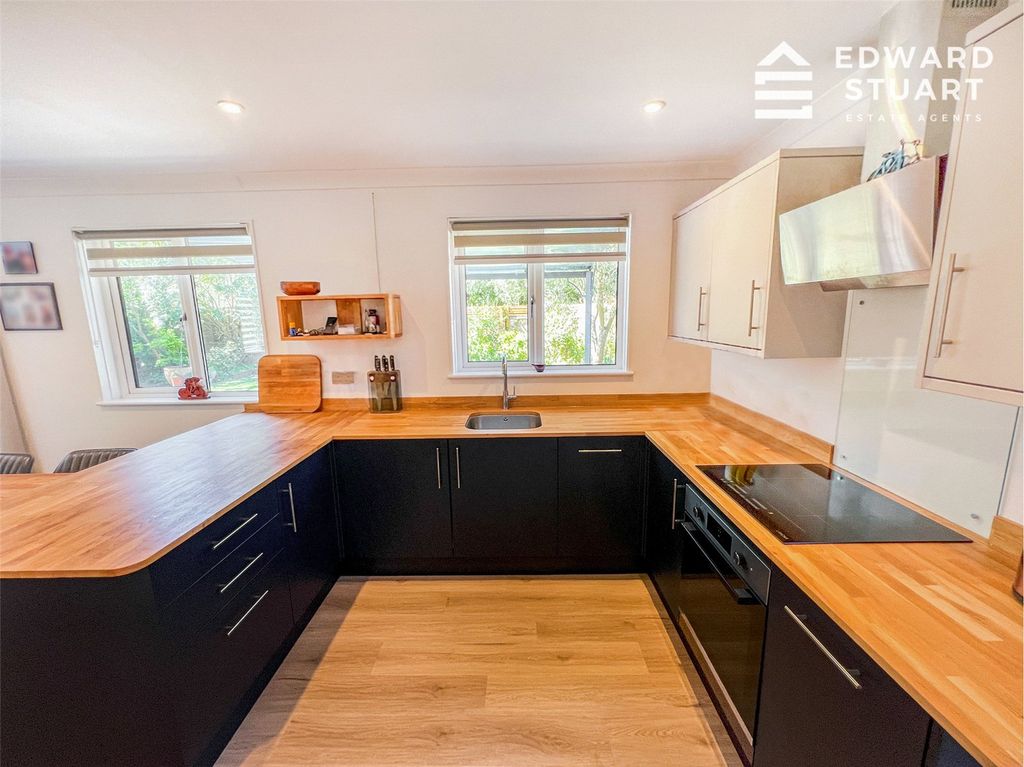 Property photo 2 of 16 Picture No. 03