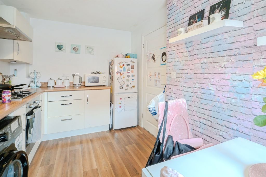 Property photo 3 of 18