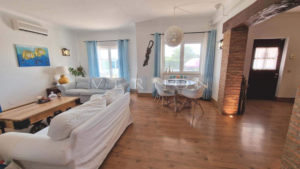 Property photo 2 of 30
