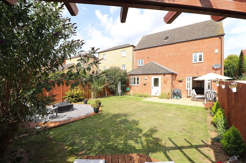 Property photo 2 of 25 Picture No. 21