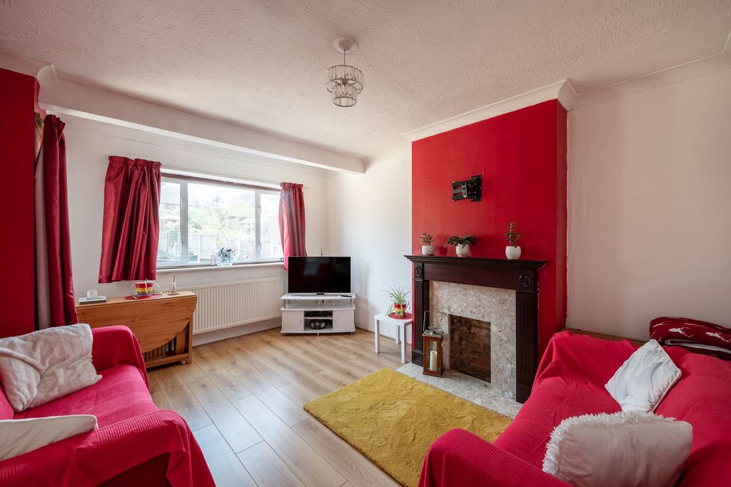 Property photo 2 of 13