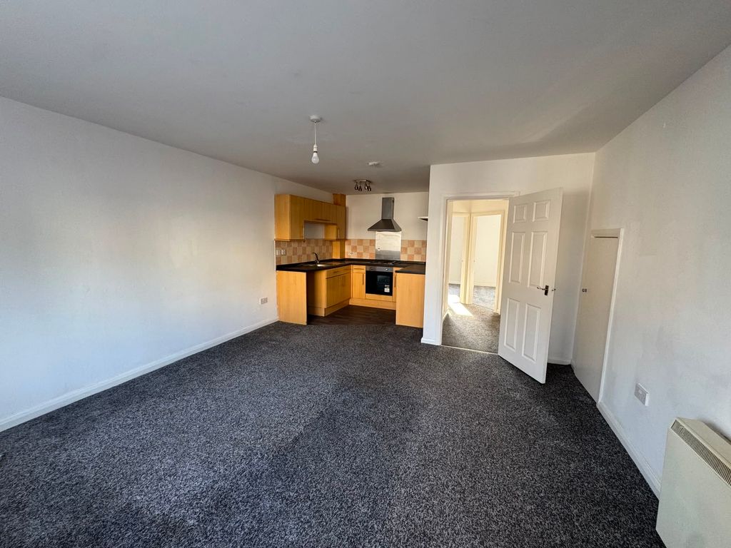 Property photo 2 of 8