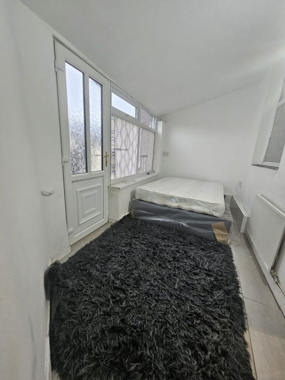 Property photo 3 of 3